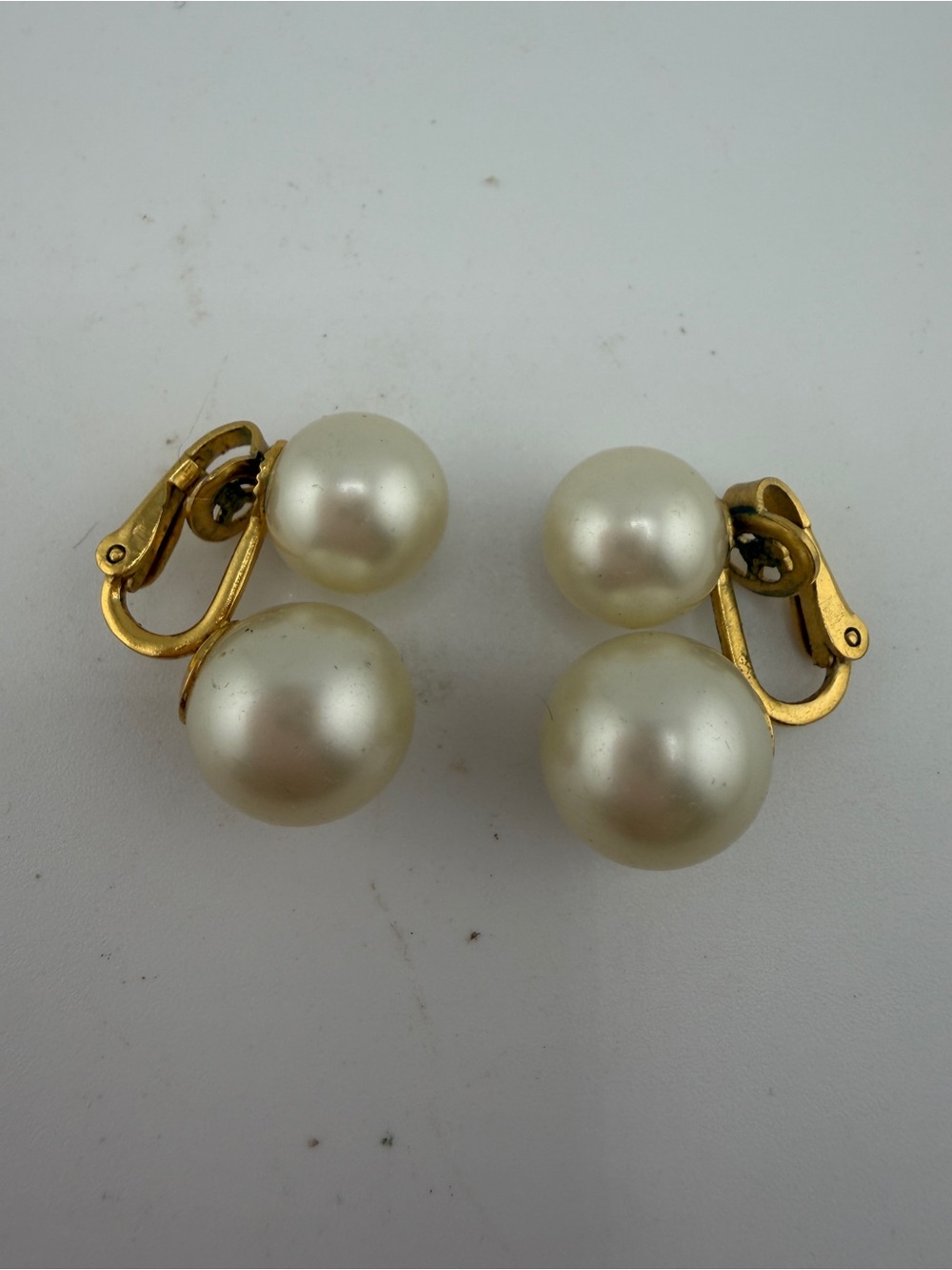 Vintage Trifari Double Pearl Clip On Earrings Gold Tone Faux Pearl